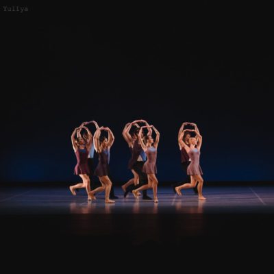 "Луна напротив"
